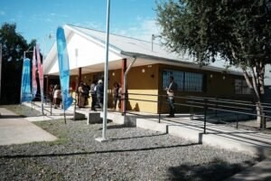 Inauguran dos sedes sociales en Molina