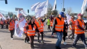 Gremios de educación inician caminata de tres días a Valparaíso en defensa del presupuesto