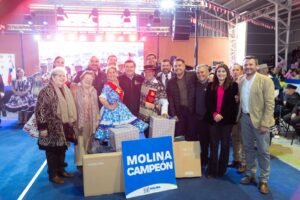 Pareja de Molina se corona Campeona Regional de Cueca del Adulto Mayor 2026